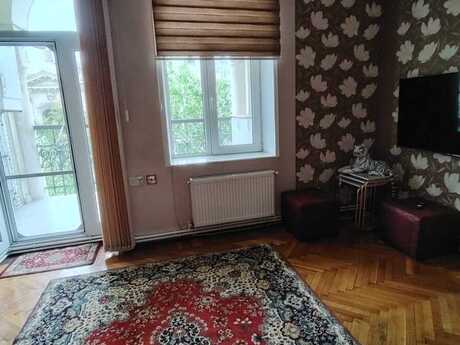 Sahildə 2 otaqlı köhnə tikili mənzil kirayə verilir, 75 m², 1 000 AZN/ay, şəkil 4 / 12