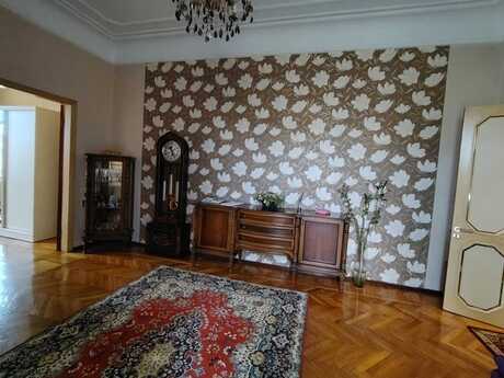 Sahildə 2 otaqlı köhnə tikili mənzil kirayə verilir, 75 m², 1 000 AZN/ay, şəkil 5 / 12
