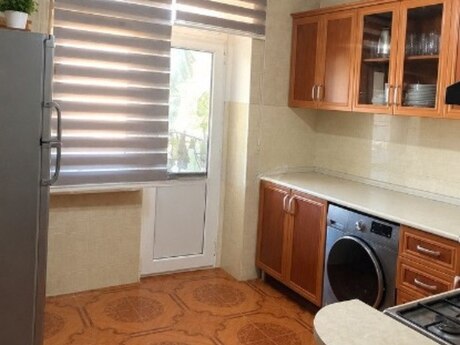 Продаётся 3-комнатная квартира в старом фонде, Həzi Aslanov, 80 м², 180 000 AZN, фото 4 / 6