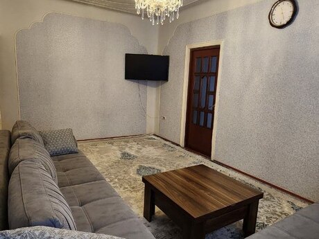 Qaraçuxurda 5 otaqlı köhnə tikili mənzil satılır, 110 m², 198 000 AZN, şəkil 5 / 12