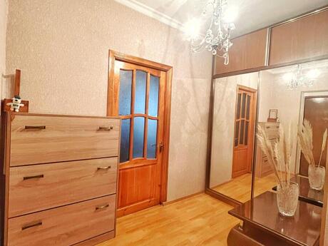 2-room old-build apartment for sale in Bakıxanov, 55 m², 150 000 AZN, photo 2 / 11