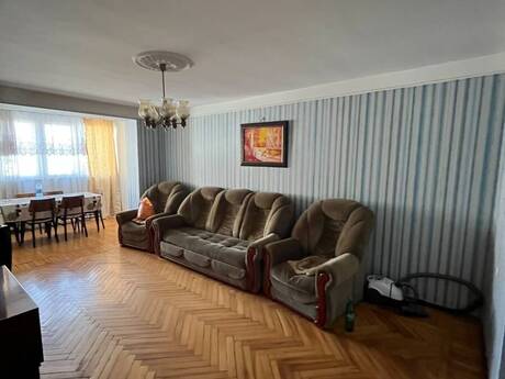 3 otaq · 100 m² · 4/5 mərtəbə, Elmlər Akademiyası