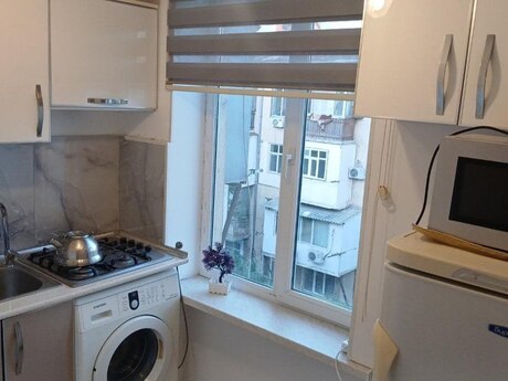 Продаётся 2-комнатная квартира в старом фонде, Bakıxanov, 50 м², 138 000 AZN, фото 4 / 6