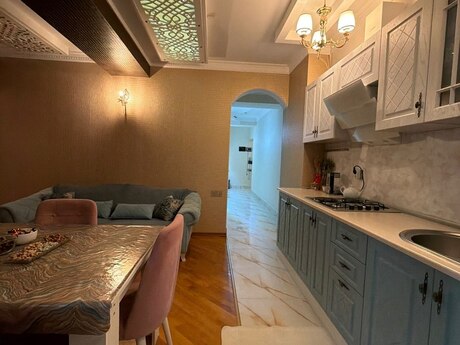 Qurtuluş 93 kompleksində 2 otaqlı yeni tikili mənzil satılır, 53 m², 94 000 AZN, şəkil 3 / 12