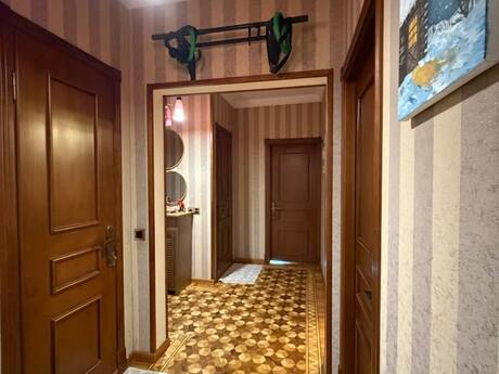Продаётся 3-комнатная квартира в старом фонде, 9-cu mikrorayon, 80 м², 250 000 AZN, фото 5 / 12
