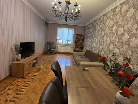 Продаётся 3-комнатная квартира в старом фонде, 9-cu mikrorayon, 80 м², 250 000 AZN, фото 2 / 12