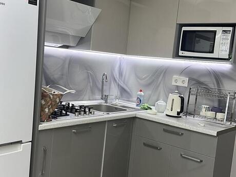 Сдаётся 2-комнатная квартира в старом фонде, Həzi Aslanov, 52 м², 850 AZN/мес, фото 3 / 5