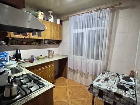 3-room old-build apartment for sale in Binə, 70 m², 110 000 AZN, photo 4 / 7