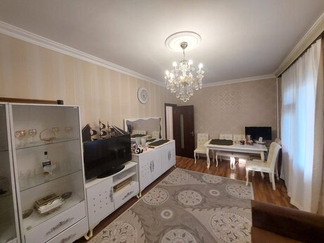 Продаётся 2-комнатная квартира в старом фонде, 7-ci mikrorayon, 50 м², 137 000 AZN, фото 2 / 12
