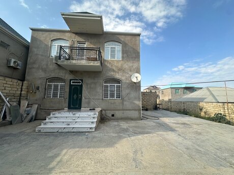 4 rooms · 180 m² · floor 1/1, Lökbatan