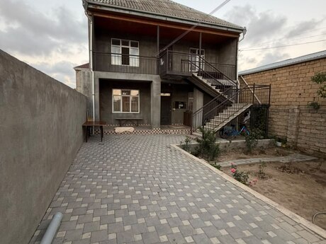6 rooms · 200 m² · floor 1/2, Zabrat