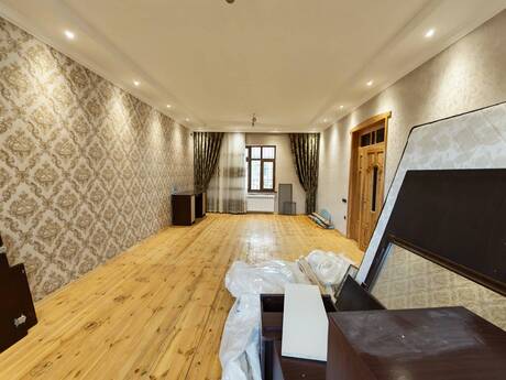 7 otaq · 250 m² · 1/1 mərtəbə, Zabrat