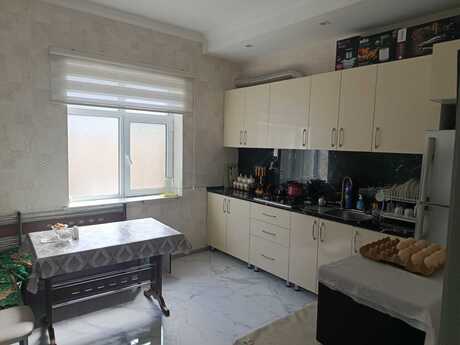 Sarayda 4 otaqlı həyət evi satılır, 140 m², 118 000 AZN, şəkil 2 / 12