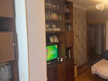 Əhmədlidə 4 otaqlı köhnə tikili mənzil satılır, 80 m², 240 000 AZN, şəkil 4 / 9