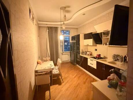 7-ci mikrorayonda 2 otaqlı yeni tikili mənzil kirayə verilir, 100 m², 799 AZN/ay, şəkil 2 / 8