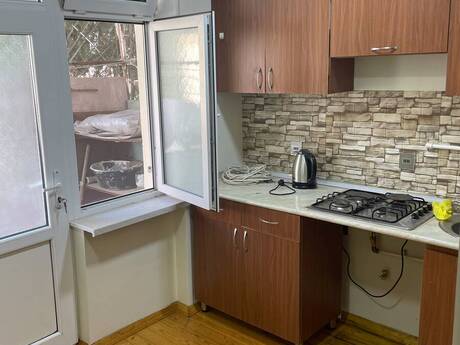 Bakıxanovda 1 otaqlı köhnə tikili mənzil satılır, 38 m², 115 000 AZN, şəkil 2 / 12