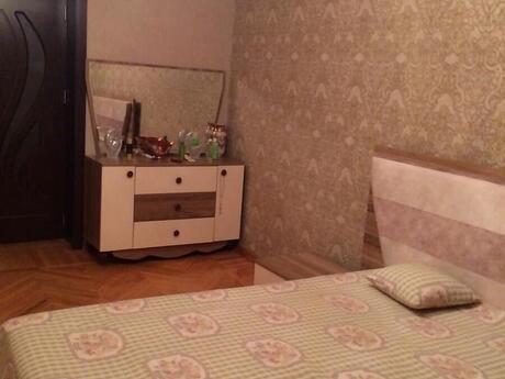 20 Yanvarda 3 otaqlı köhnə tikili mənzil satılır, 73 m², 216 000 AZN, şəkil 2 / 10