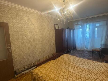 Əhmədlidə 4 otaqlı köhnə tikili mənzil satılır, 100 m², 240 000 AZN, şəkil 4 / 12