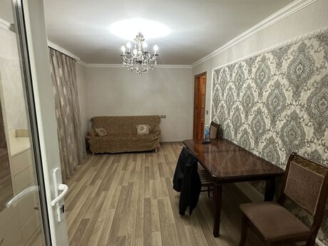 2-room old-build apartment for rent in İnşaatçılar, 60 m², 600 AZN/mo, photo 2 / 12
