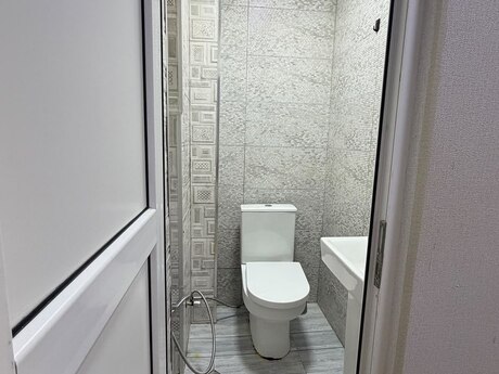 28 Mayda 1 otaqlı köhnə tikili mənzil kirayə verilir, 25 m², 700 AZN/ay, şəkil 5 / 6