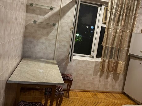 9-cu mikrorayonda 3 otaqlı köhnə tikili mənzil kirayə verilir, 82 m², 730 AZN/ay, şəkil 4 / 11