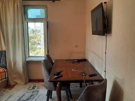 Продаётся 1-комнатная квартира в старом фонде, Bakıxanov, 38 м², 105 000 AZN, фото 2 / 9