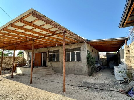 3-комн. · 140 m²