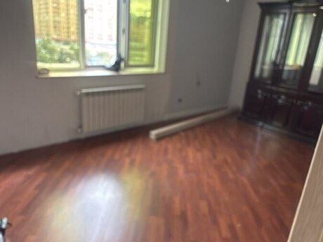 2-room old-build apartment for sale in Bakıxanov, 54 m², 165 000 AZN, photo 2 / 8