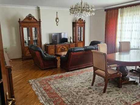 5 otaq · 180 m² · 13/16 mərtəbə, Elmlər Akademiyası