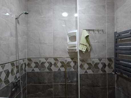 Qaraçuxurda 2 otaqlı yeni tikili mənzil kirayə verilir, 60 m², 400 AZN/ay, şəkil 5 / 5