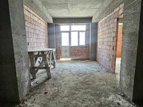 Qurtuluş 93 kompleksində 2 otaqlı yeni tikili mənzil satılır, 72 m², 78 500 AZN, şəkil 3 / 8