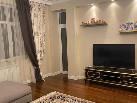 3-room new-build apartment for rent in Elmlər Akademiyası, 150 m², 1 700 AZN/mo, photo 3 / 12
