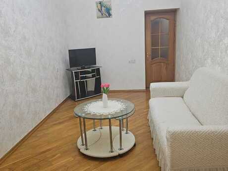 İçəri Şəhərdə 2 otaqlı köhnə tikili mənzil kirayə verilir, 60 m², 900 AZN/ay, şəkil 2 / 9