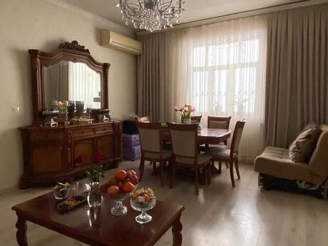 28 Mayda 3 otaqlı köhnə tikili mənzil kirayə verilir, 65 m², 700 AZN/ay, şəkil 3 / 12