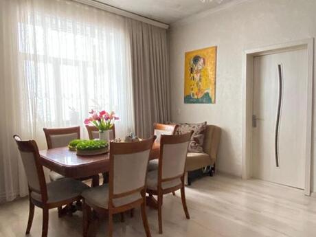 28 Mayda 3 otaqlı köhnə tikili mənzil kirayə verilir, 65 m², 700 AZN/ay, şəkil 2 / 12