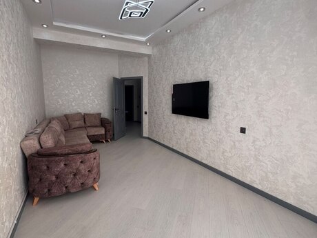 Qaraçuxurda 2 otaqlı köhnə tikili mənzil satılır, 67,7 m², 144 000 AZN, şəkil 2 / 6