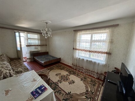 2-room old-build apartment for sale in Şüvəlan, 45 m², 70 000 AZN, photo 2 / 7