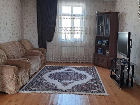 4 otaq · 130 m²