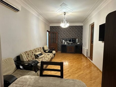 4-room old-build apartment for sale in Şah İsmayıl Xətai, 112 m², 283 000 AZN, photo 4 / 12