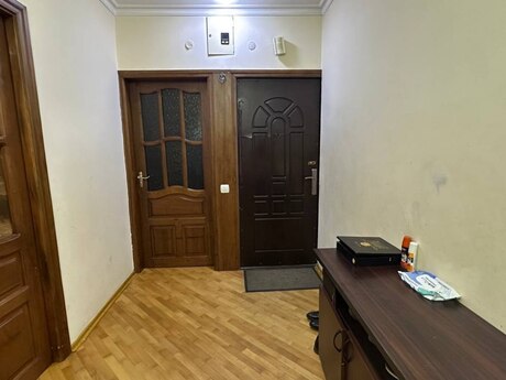 4-room old-build apartment for sale in Şah İsmayıl Xətai, 112 m², 283 000 AZN, photo 2 / 12