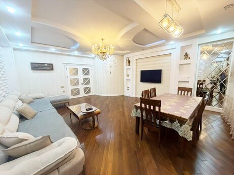 4 otaq · 200 m² · 7/17 mərtəbə, Xocalı prospekti
