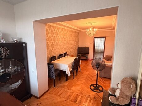Azadlıq Prospektidə 3 otaqlı köhnə tikili mənzil satılır, 75 m², 167 000 AZN, şəkil 2 / 10