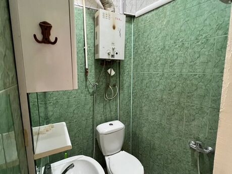 Sahildə 2 otaqlı köhnə tikili mənzil kirayə verilir, 50 m², 650 AZN/ay, şəkil 5 / 6