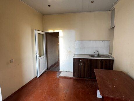 8-ci mikrorayonda 1 otaqlı köhnə tikili mənzil satılır, 45 m², 128 000 AZN, şəkil 5 / 9