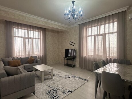 Bakıxanovda 2 otaqlı yeni tikili mənzil kirayə verilir, 68 m², 850 AZN/ay, şəkil 2 / 9
