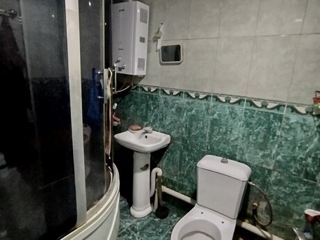 Azadlıq Prospektidə 4 otaqlı həyət evi satılır, 80 m², 155 000 AZN, şəkil 3 / 12