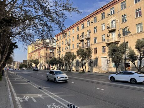 2 otaq · 48 m² · 3/5 mərtəbə, İnşaatçılar prospekti