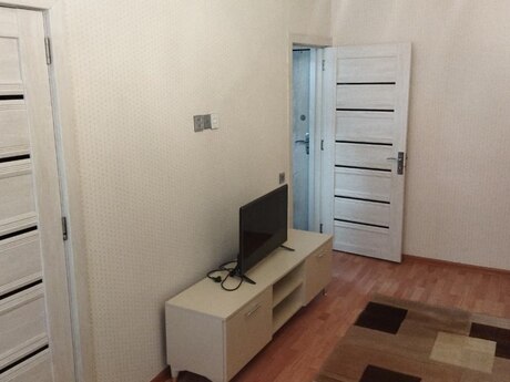 Memar Əcəmidə 2 otaqlı köhnə tikili mənzil kirayə verilir, 40 m², 550 AZN/ay, şəkil 2 / 12