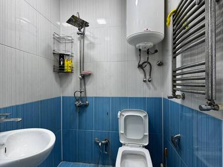 Qurtuluş 93 kompleksində 3 otaqlı yeni tikili mənzil satılır, 53 m², 75 000 AZN, şəkil 2 / 12