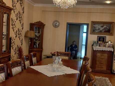 3 rooms · 178 m²